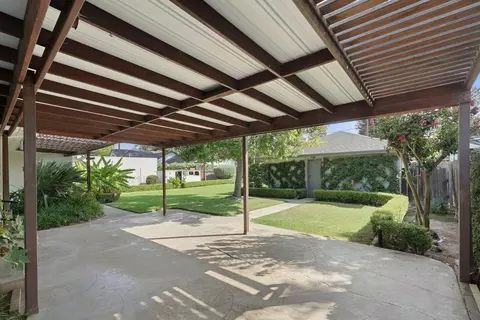 Exterior - 16 N Crescent Ave, Lodi, CA 95240 photo 7 of 20