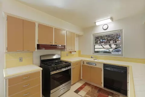 Kitchen - 16 N Crescent Ave, Lodi, CA 95240 photo 3 of 6