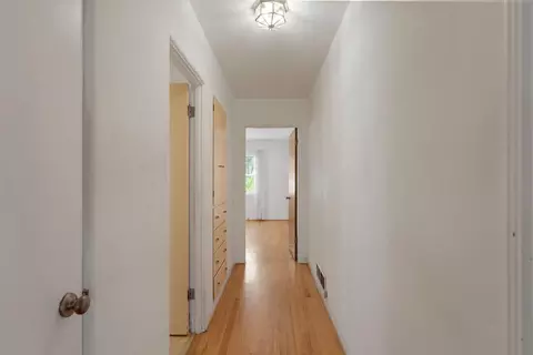 Entry Way - 16 N Crescent Ave, Lodi, CA 95240 photo 4 of 5