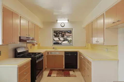 Kitchen - 16 N Crescent Ave, Lodi, CA 95240 photo 2 of 6