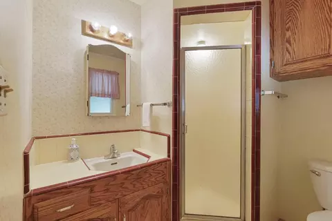 Bath - 16 N Crescent Ave, Lodi, CA 95240 photo 3 of 3