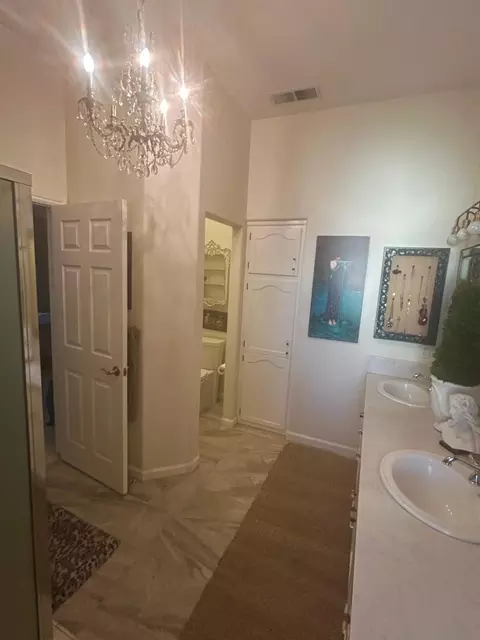 Bath - 1824 E Stonebrook Ln, Clovis, CA 93611 photo 3 of 4