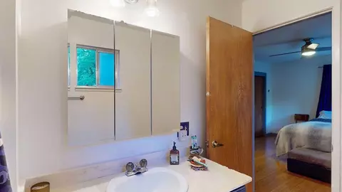 Bath - 526 Mill St #1, Grass Valley, CA 95945 photo 4 of 9