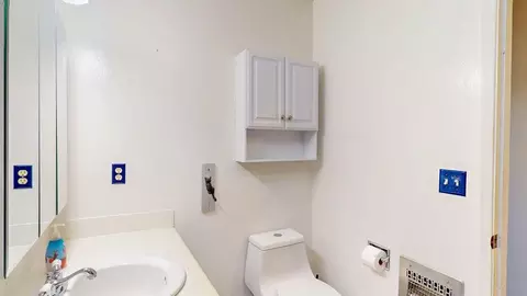 Bath - 526 Mill St #1, Grass Valley, CA 95945 photo 3 of 9