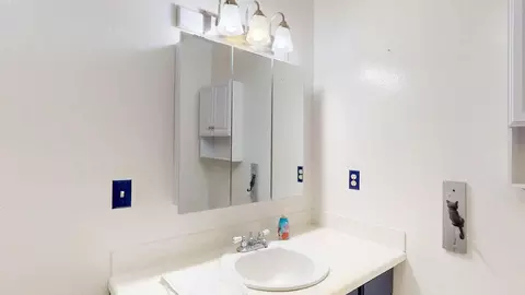 Bath - 526 Mill St #1, Grass Valley, CA 95945 photo 2 of 9