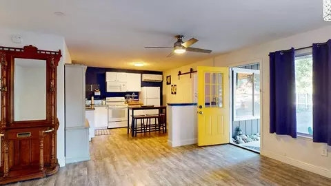 Entry Way - 526 Mill St #1, Grass Valley, CA 95945 photo 1 of 2