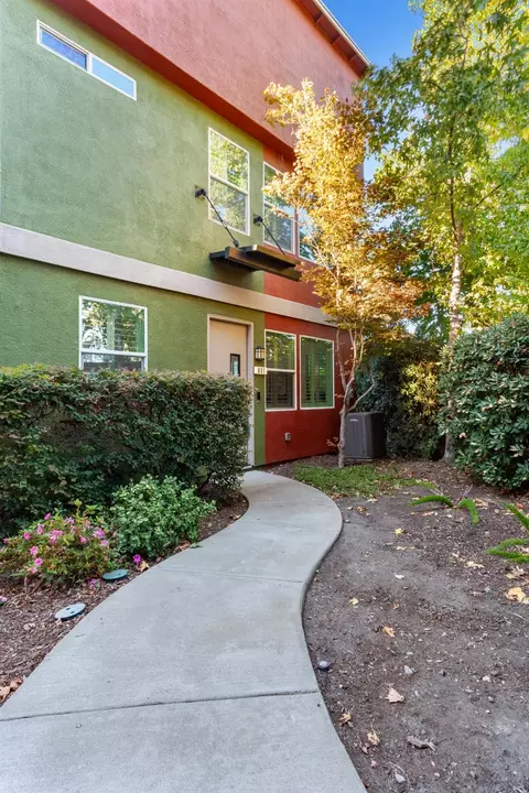801 Forge Ct, West Sacramento, CA 95691