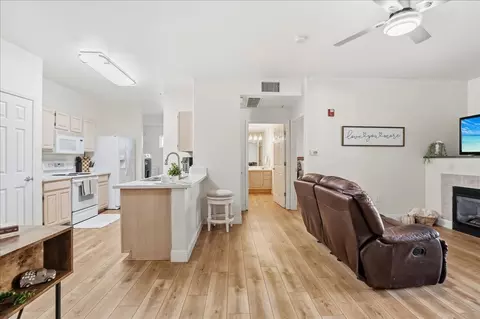 501 Gibson Dr #1611, Roseville, CA 95678