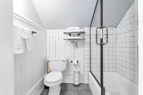 Bath - 101 Abbey St, Winters, CA 95694 photo 2 of 4