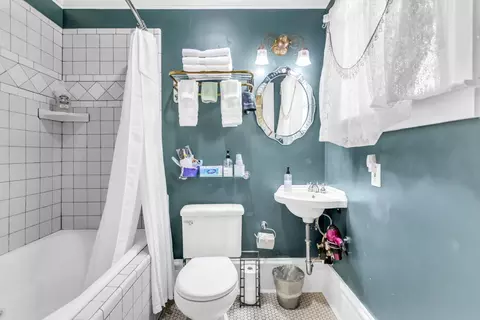 Bath - 101 Abbey St, Winters, CA 95694 photo 4 of 4