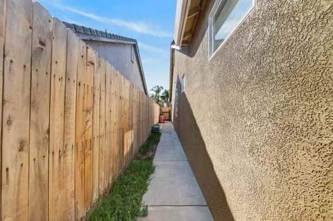 Entry Way - 10447 Nations Cir, Stockton, CA 95209 photo 11 of 12