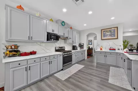 Kitchen - 10447 Nations Cir, Stockton, CA 95209 photo 4 of 6