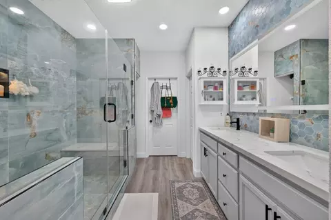 Bath - 10447 Nations Cir, Stockton, CA 95209 photo 1 of 10