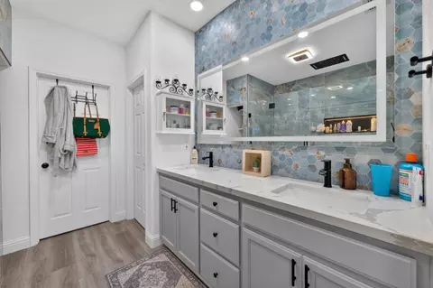 Bath - 10447 Nations Cir, Stockton, CA 95209 photo 2 of 10