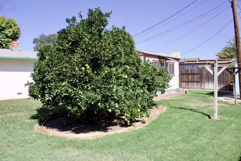 Exterior - 406 Mesa St, Wheatland, CA 95692 photo 4 of 4