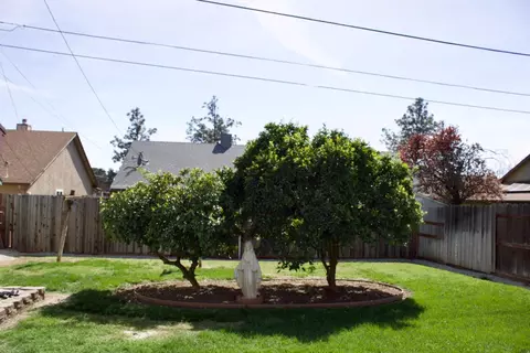Exterior - 406 Mesa St, Wheatland, CA 95692 photo 3 of 4