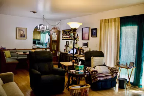 Living - 406 Mesa St, Wheatland, CA 95692 photo 2 of 3