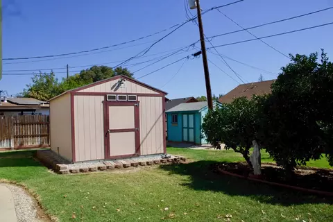 Exterior - 406 Mesa St, Wheatland, CA 95692 photo 2 of 4