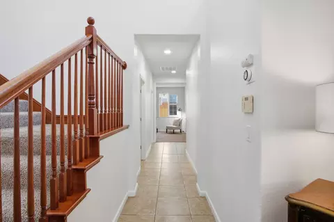 Entry Way - 1583 Roger Dr, Tracy, CA 95304 photo 5 of 6