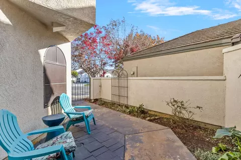 Exterior - 1168 Copper Cottage Ln, Modesto, CA 95355 photo 11 of 14