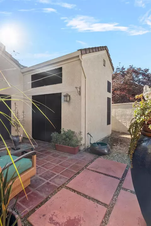 Exterior - 1168 Copper Cottage Ln, Modesto, CA 95355 photo 10 of 14