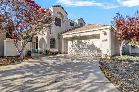 Exterior - 1168 Copper Cottage Ln, Modesto, CA 95355 photo 2 of 14