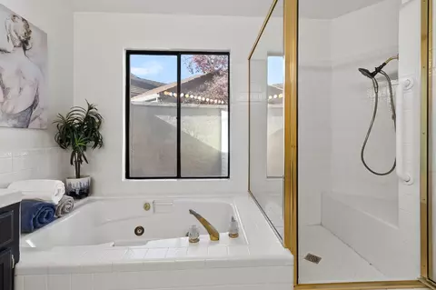 Bath - 1168 Copper Cottage Ln, Modesto, CA 95355 photo 4 of 4