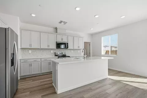 Kitchen - 2350 Lazio St, Manteca, CA 95337 photo 2 of 4