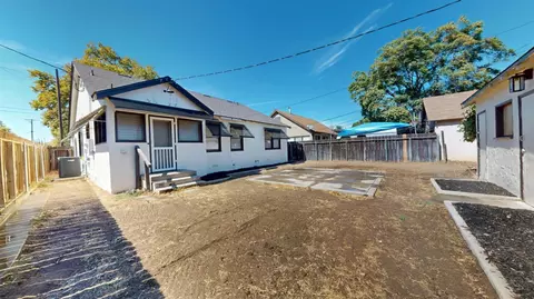 Exterior - 225 Merced Ave, Modesto, CA 95351 photo 1 of 6