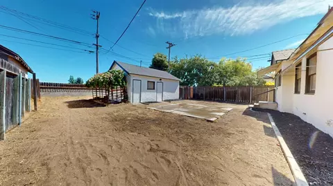 Exterior - 225 Merced Ave, Modesto, CA 95351 photo 3 of 6