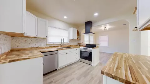 Kitchen - 225 Merced Ave, Modesto, CA 95351 photo 1 of 1
