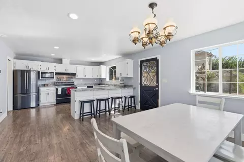 Dining - 1422 Silva Ave, Newman, CA 95360 photo 1 of 2