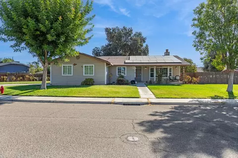 Exterior - 1422 Silva Ave, Newman, CA 95360 photo 9 of 11