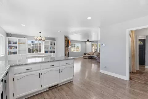 Entry Way - 1422 Silva Ave, Newman, CA 95360 photo 2 of 3