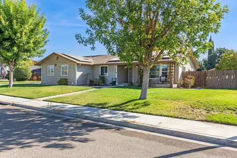 Exterior - 1422 Silva Ave, Newman, CA 95360 photo 10 of 11