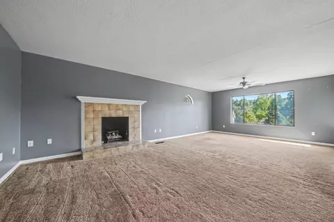 Living - 180 Badger St, Sutter Creek, CA 95685 photo 3 of 5