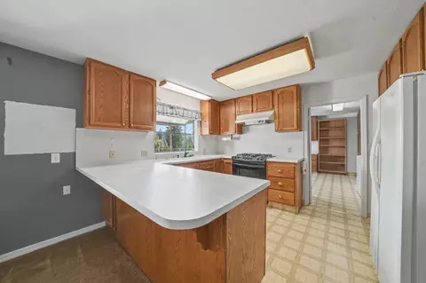 Kitchen - 180 Badger St, Sutter Creek, CA 95685 photo 1 of 2