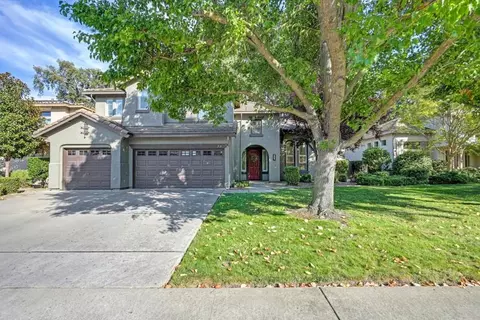245 Woodhaven Pl, West Sacramento, CA 95605