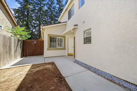 Exterior - 8433 Oakenshield Cir, Antelope, CA 95843 photo 2 of 9