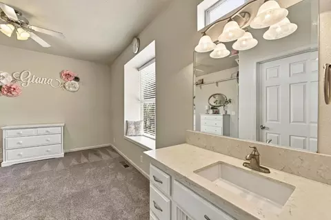 Bath - 4770 Feldspar Ln, Placerville, CA 95667 photo 7 of 8