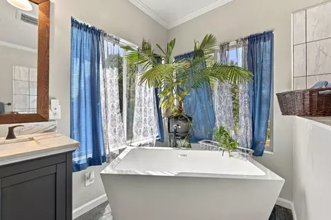 Bath - 4770 Feldspar Ln, Placerville, CA 95667 photo 3 of 8