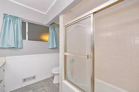 Bath - 9305 Mosquito Rd, Placerville, CA 95667 photo 4 of 4
