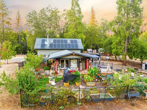 Exterior - 4950 Del Haven Rd, Placerville, CA 95667 photo 2 of 20