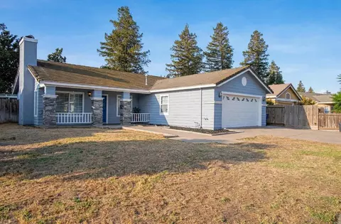 Exterior - 774 Long Barn Dr, Lathrop, CA 95330 photo 2 of 5