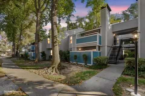 300 Del Verde Cir #6, Sacramento, CA 95833