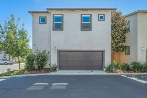4432 Ocean Ln, Elk Grove, CA 95757