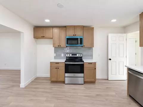 Kitchen - 19695 Serrano Rd, Sonora, CA 95370 photo 3 of 4