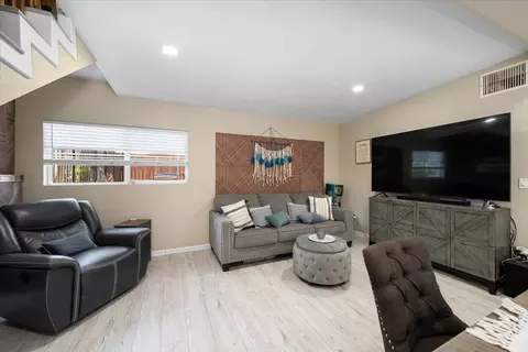 Living - 4243 Glenridge Dr, Carmichael, CA 95608 photo 2 of 3