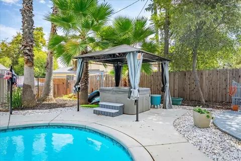 Exterior - 4243 Glenridge Dr, Carmichael, CA 95608 photo 5 of 26