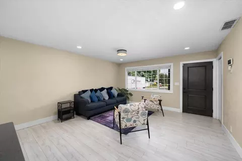 Living - 4243 Glenridge Dr, Carmichael, CA 95608 photo 1 of 3